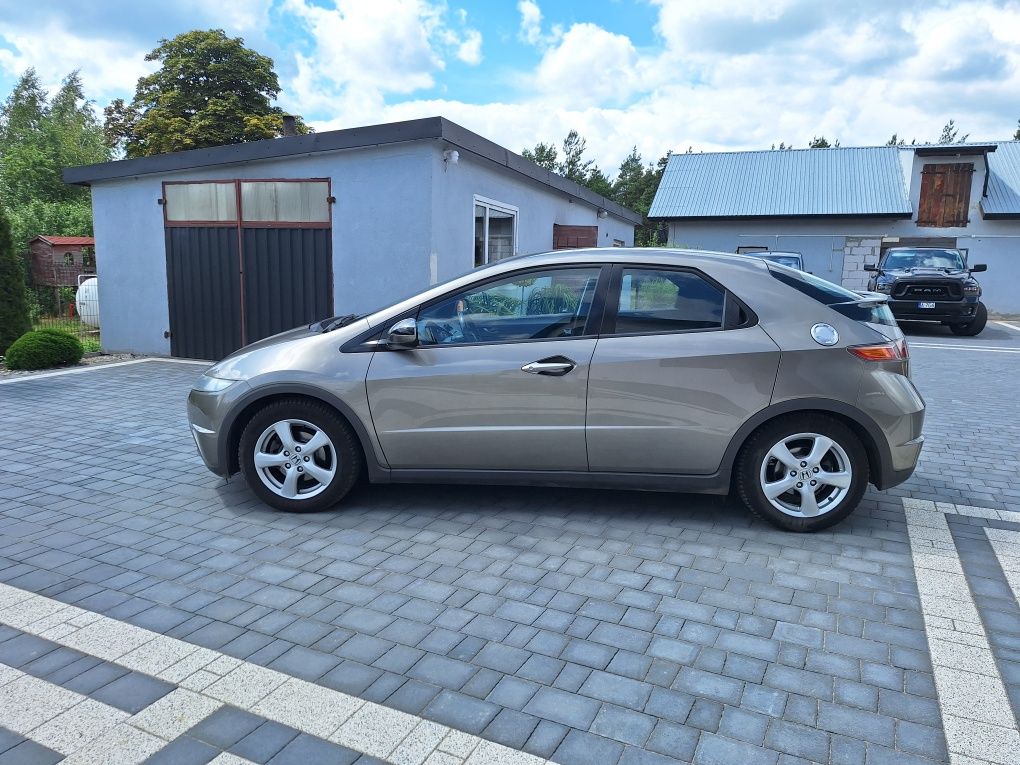 Honda Civic VIII UFO 1.4b 160tyś km 2008r
