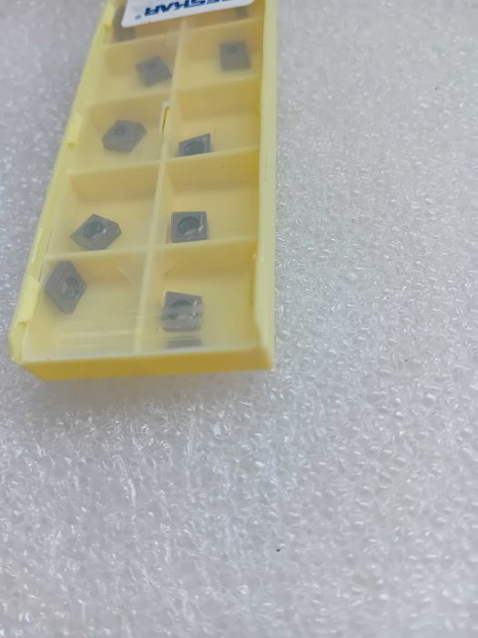 Caixa de 10 pastilhas para torno ref. CCMT060204