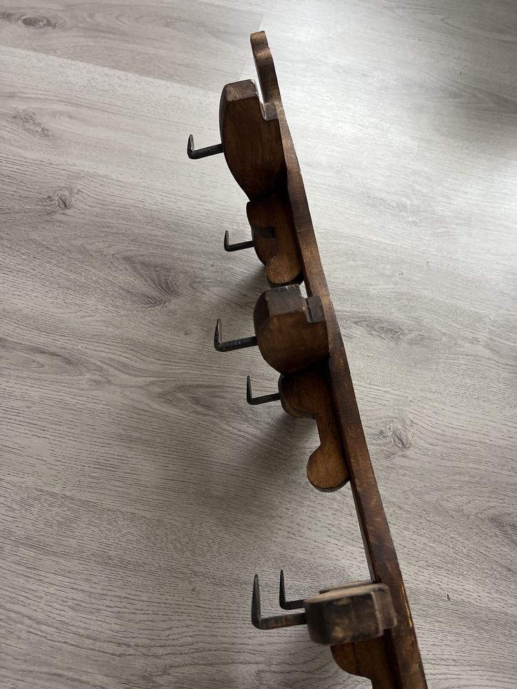 Stary drewniany wieszak półka metalowe okucia 77 cm