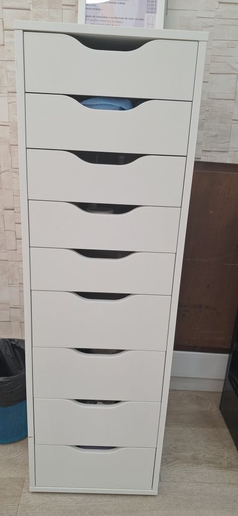 Vendo armario Ikeia com 9 gavetas