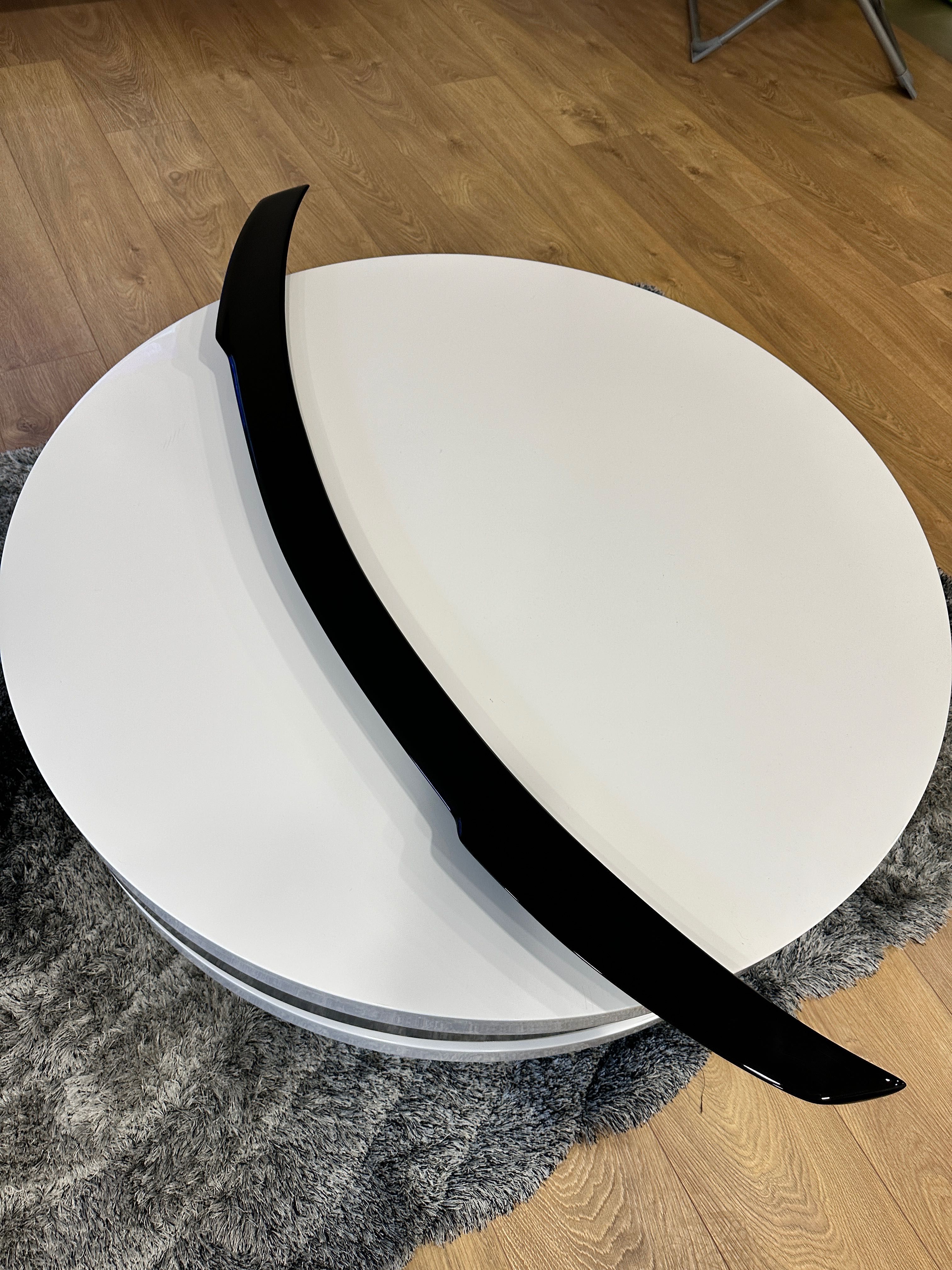 Aileron Mala Mercedes (W205) (C43/C63), preto brilhante