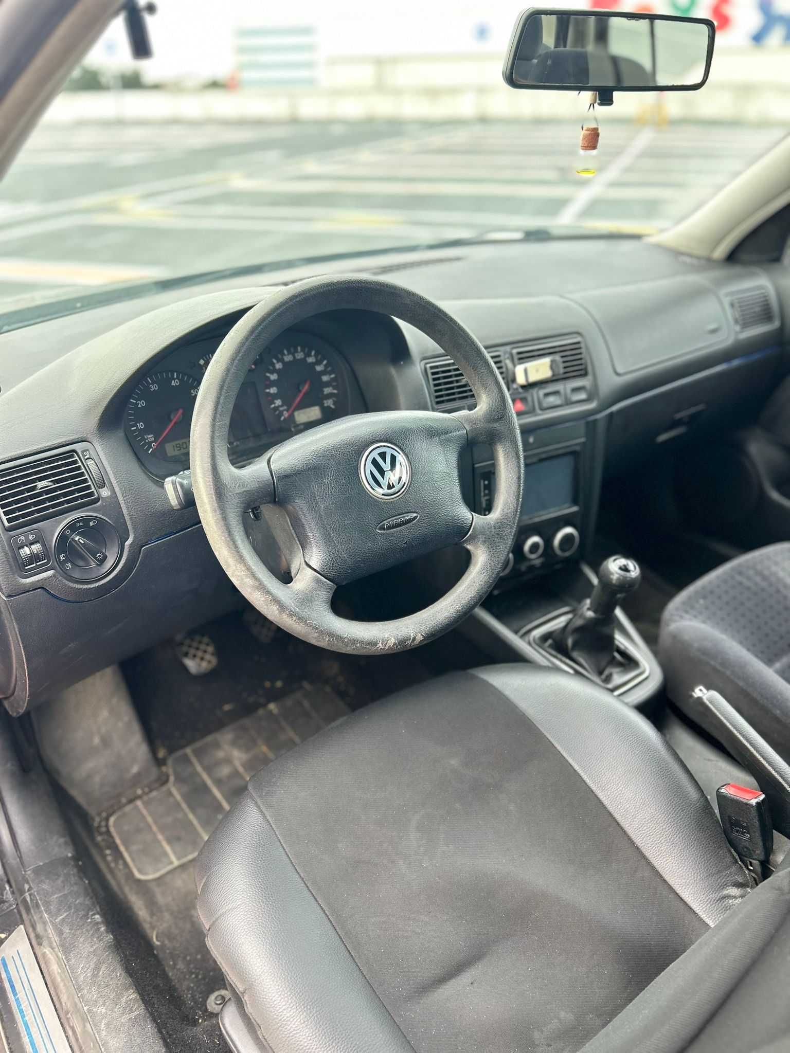 VW Golf IV 1.6 SR Gasolina (1998) – Preto