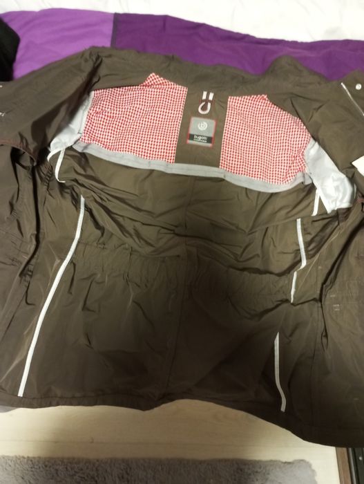 Вітровка бренд bugatti. Розмір 52.