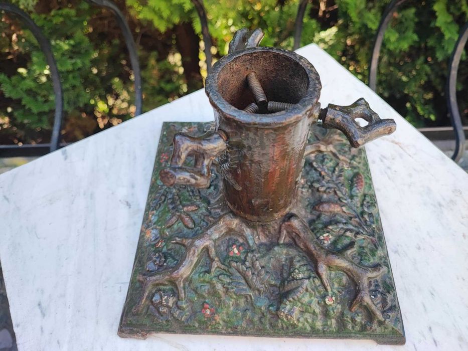 Secesyjny żeliwny stojak pod choinkę