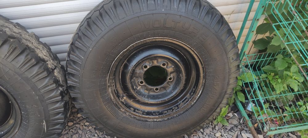 Резина уаз хороший стан