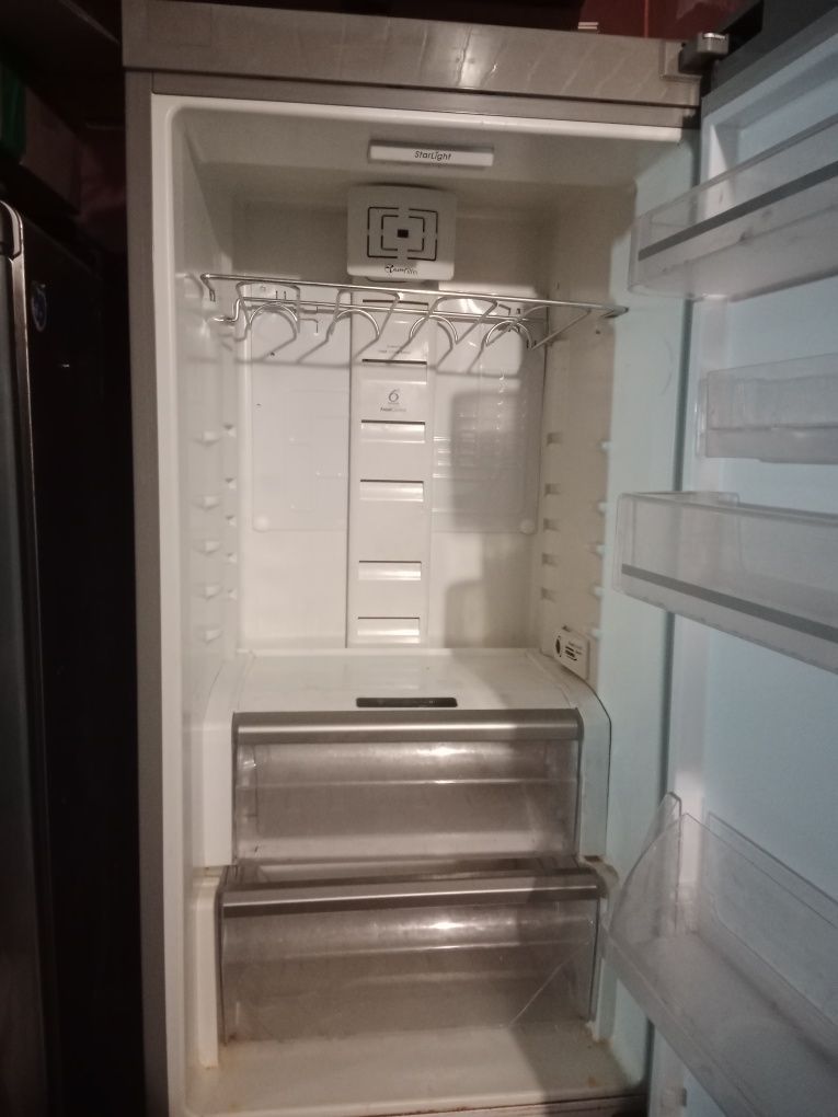 Холодильник Wirhpool non frost