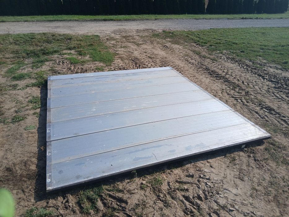 Brama garażowa panelowa