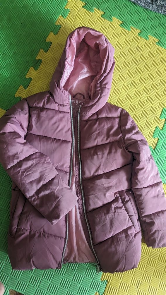 Курточка на девочку 5-7 лет зимняя