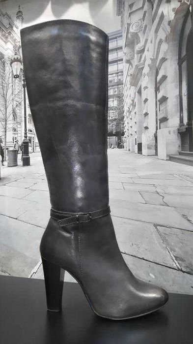 Комфортні красиві шкіряні чоботи /італія/