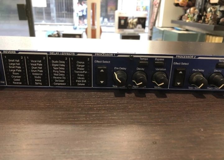 LEXICON MX-200  -  processador de efeitos duplo Delay/Reverb