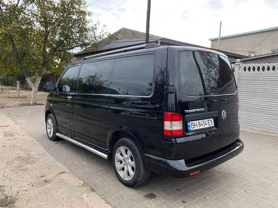 VW Transporter пассажирский 7+1 мест 2009 год (2.5 TDi, механика 6-ст)