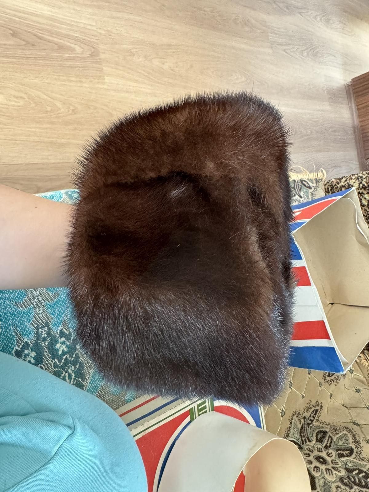 Продам норкову шапку