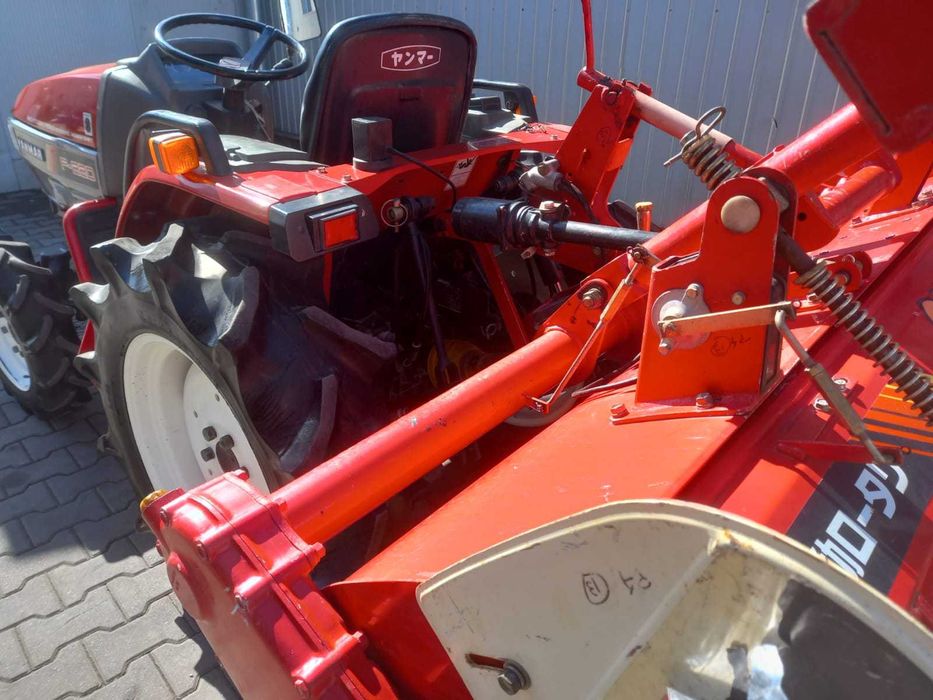 Japoński traktorek Yanmar F 220 z glebogryzarką 4x4 22 KM