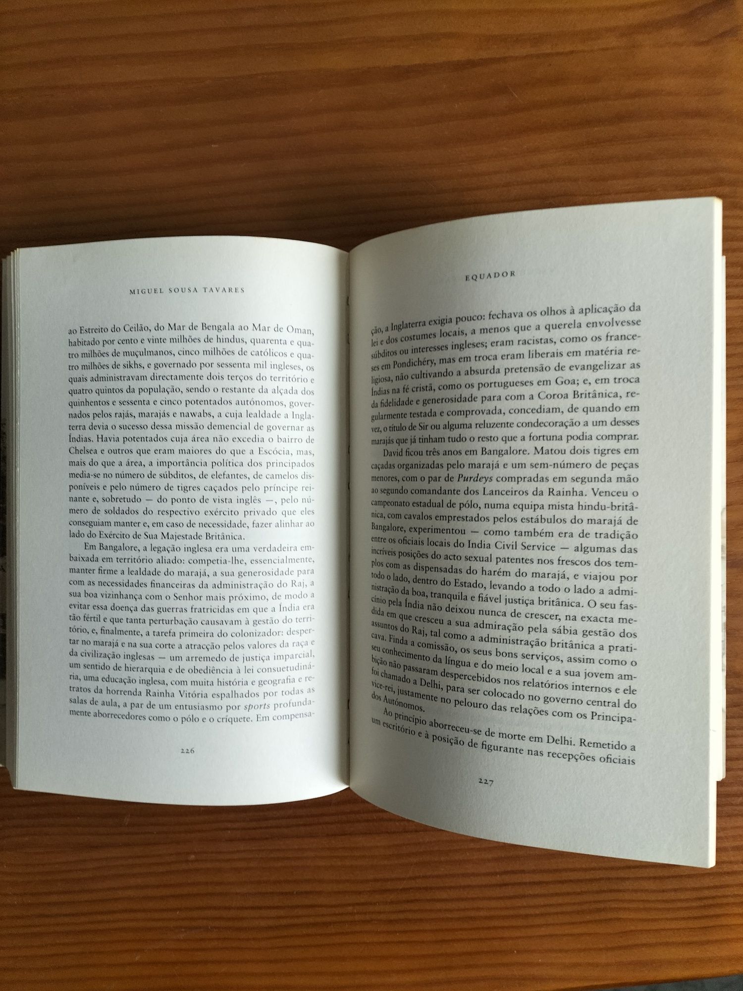 Livro "Equador" de Miguel Sousa Tavares