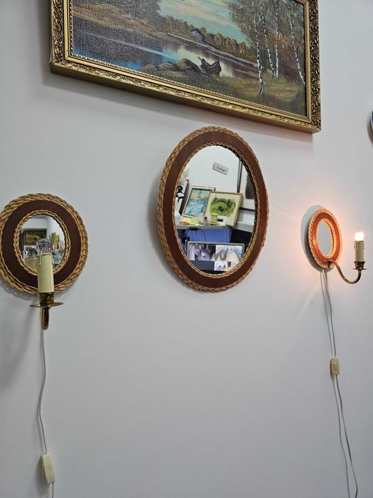 Zestaw vintage – lustro i dwa kinkiety z rattanu i drewna