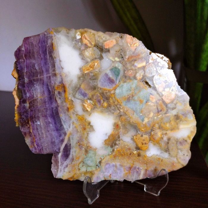 Флюорит полихромный большой полированный срез в коллекцию интерьер
