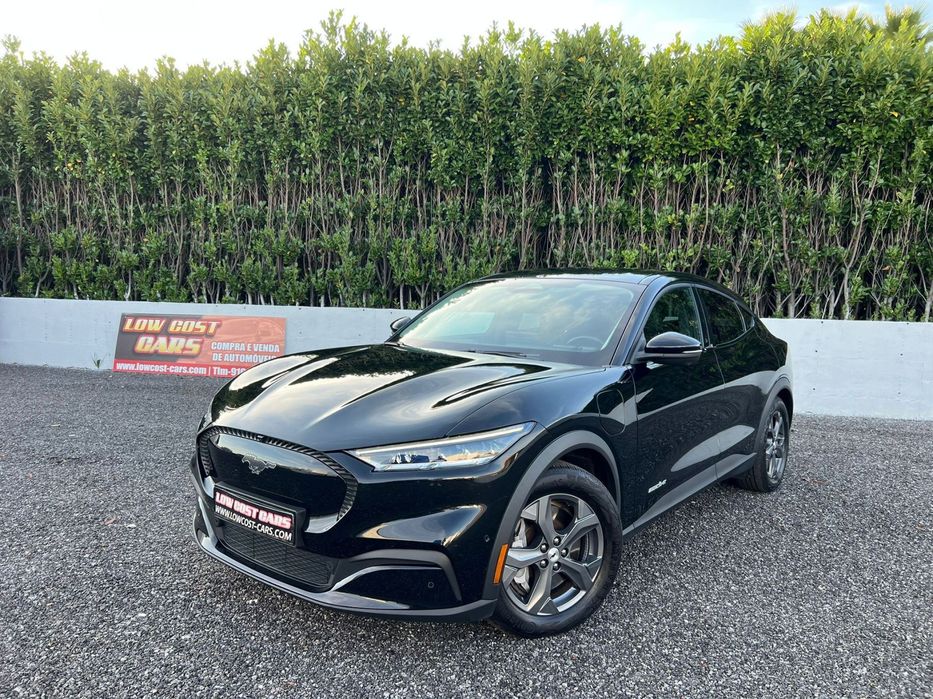Ford Mustang Mach-E Alargada