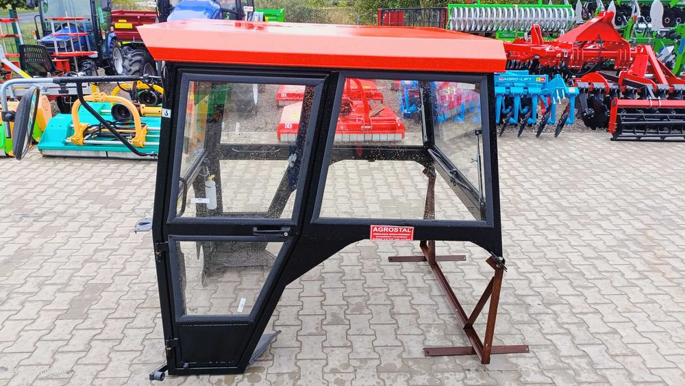 Kabina Ursus c-330 C-330M C-328 bez błotników NAGLAK C360 MF AGROSTAL