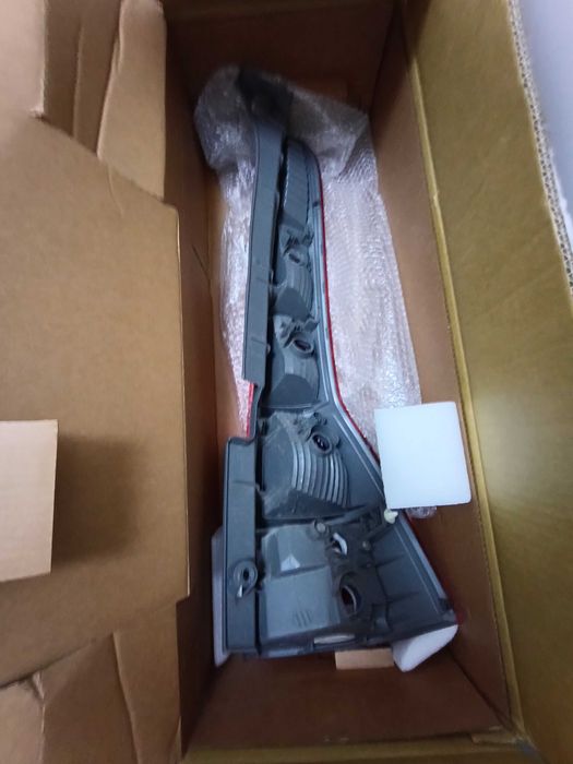 Продам задній лівий ліхтар Хонда срв