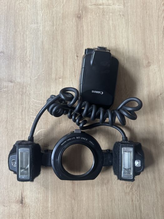 Спалах для макро зйомки Canon MT-24EX
