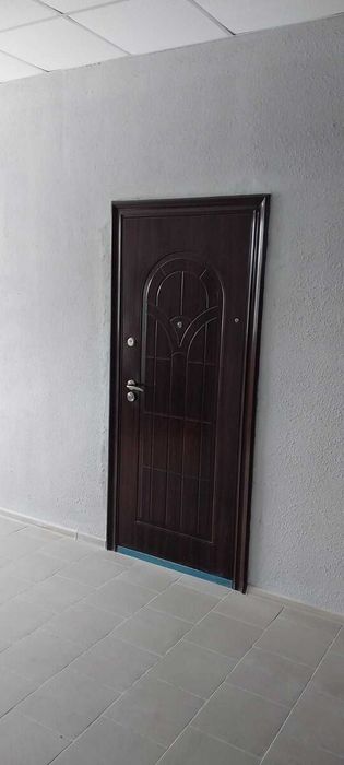 Продам 1-о к/к 37 м2 з меблями та технікою біля площі Ангела.