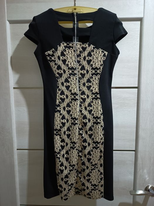 Продаю жіночу сукню