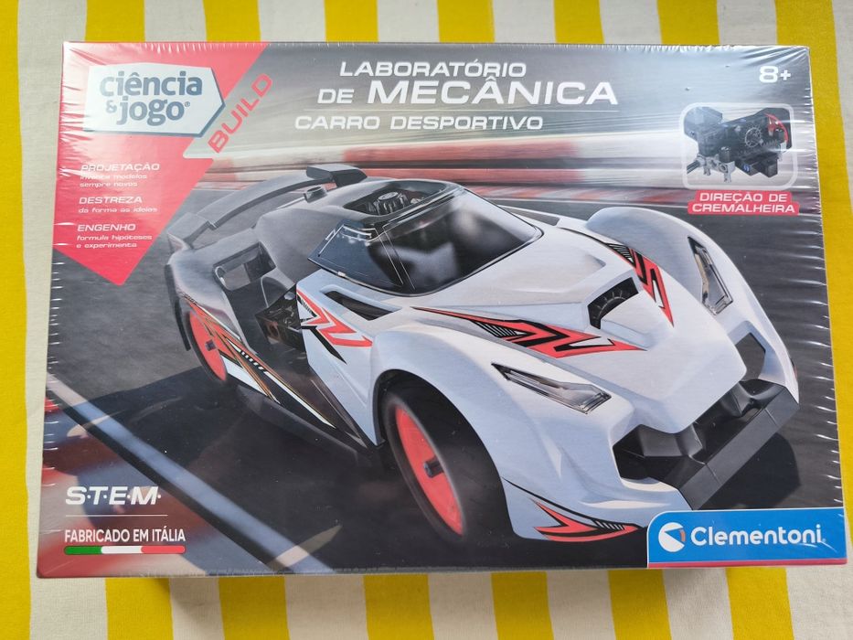 Laboratório de mecânica. Carro desportivo