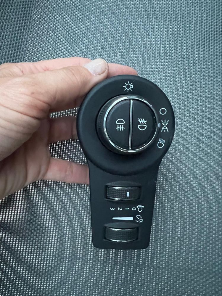 Włącznik świateł Jeep Renegade lift