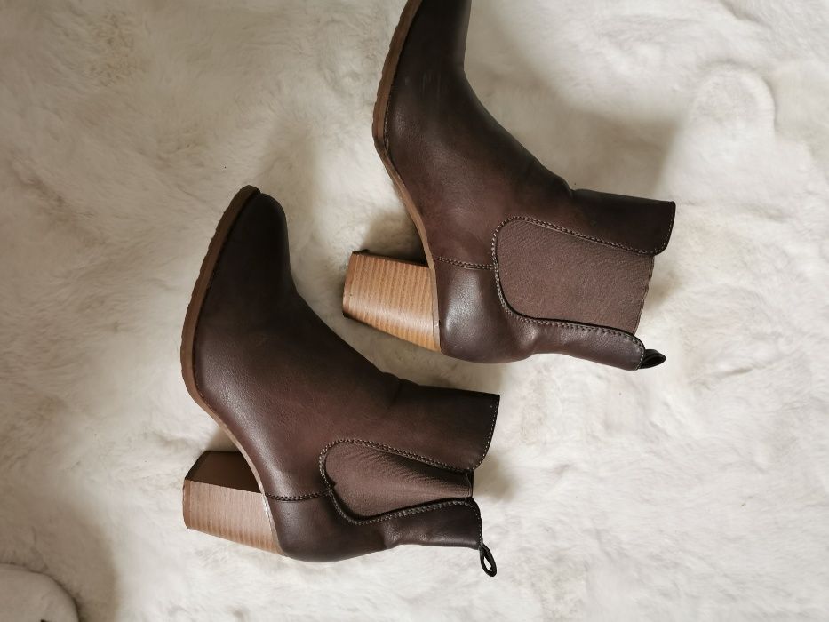 Botki z niskim obcasem