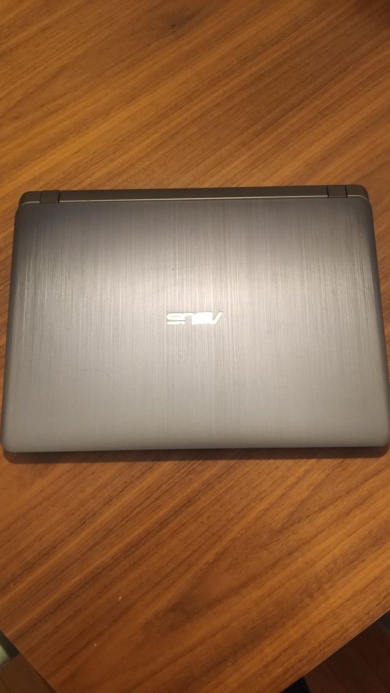 Portátil ASUS F507U