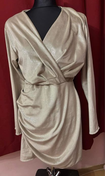 Elegancka wieczorowa sukienka welurowa z brokatem biust 115 zlota