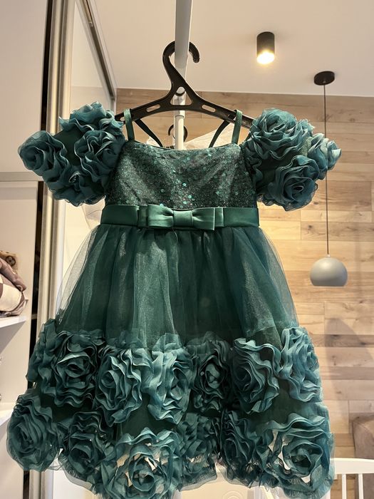 Сукня зеленого кольору платье