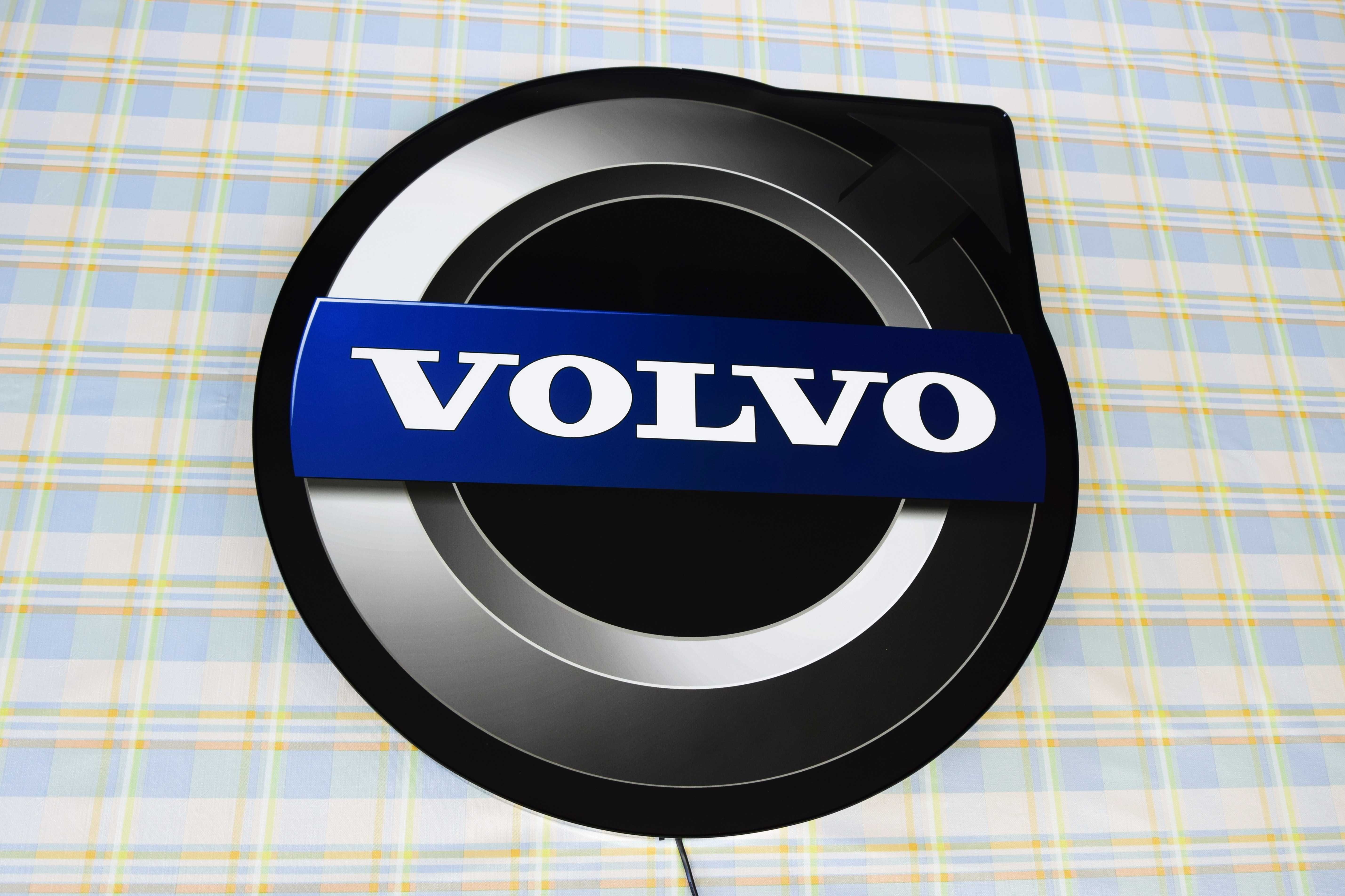 LED Neon VOLVO, Podświetlane Logo 3D, Baner świetlny, Znaczek, Prezent