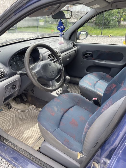 Renault Thalia 2001r 1,4 benzyna