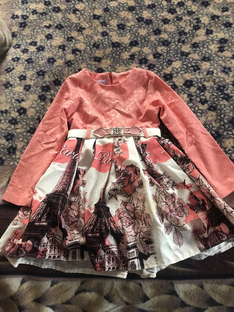 Продам чудові сукні для дівчинки 7-9 років