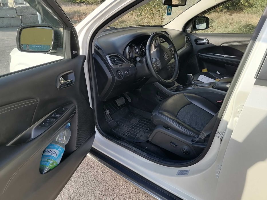 Продам или обменяю ласточку Додж джорни 3,6