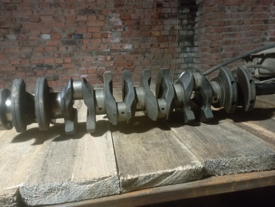 Колінвал і поршня на bmw m50b20