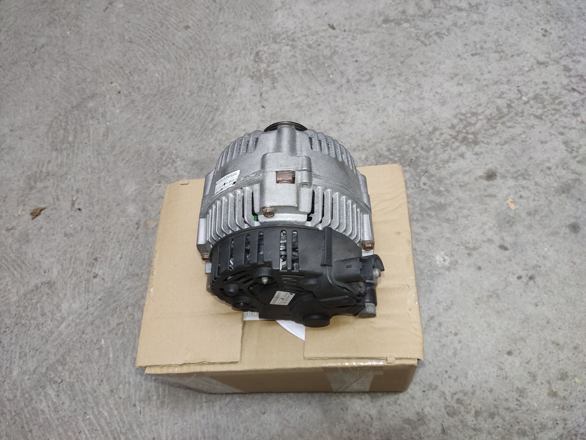 Alternator Peugeot 307 1.4 benzyna 88koni