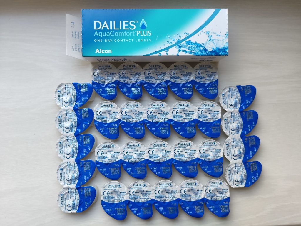 Контактні лінзи Alcon Dailies AquaComfort Plus -6 та -5,25