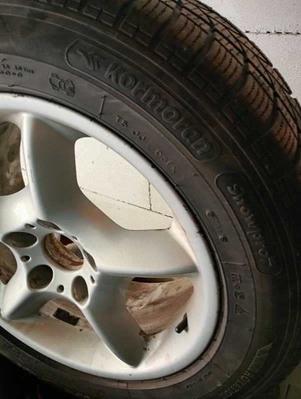 Opony zimowe na felgach BMW X3 E83 225/55 r17