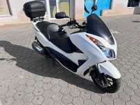 Honda Forza 300 – 2013 – 91.000 km – Bem estimada e manutenção oficial