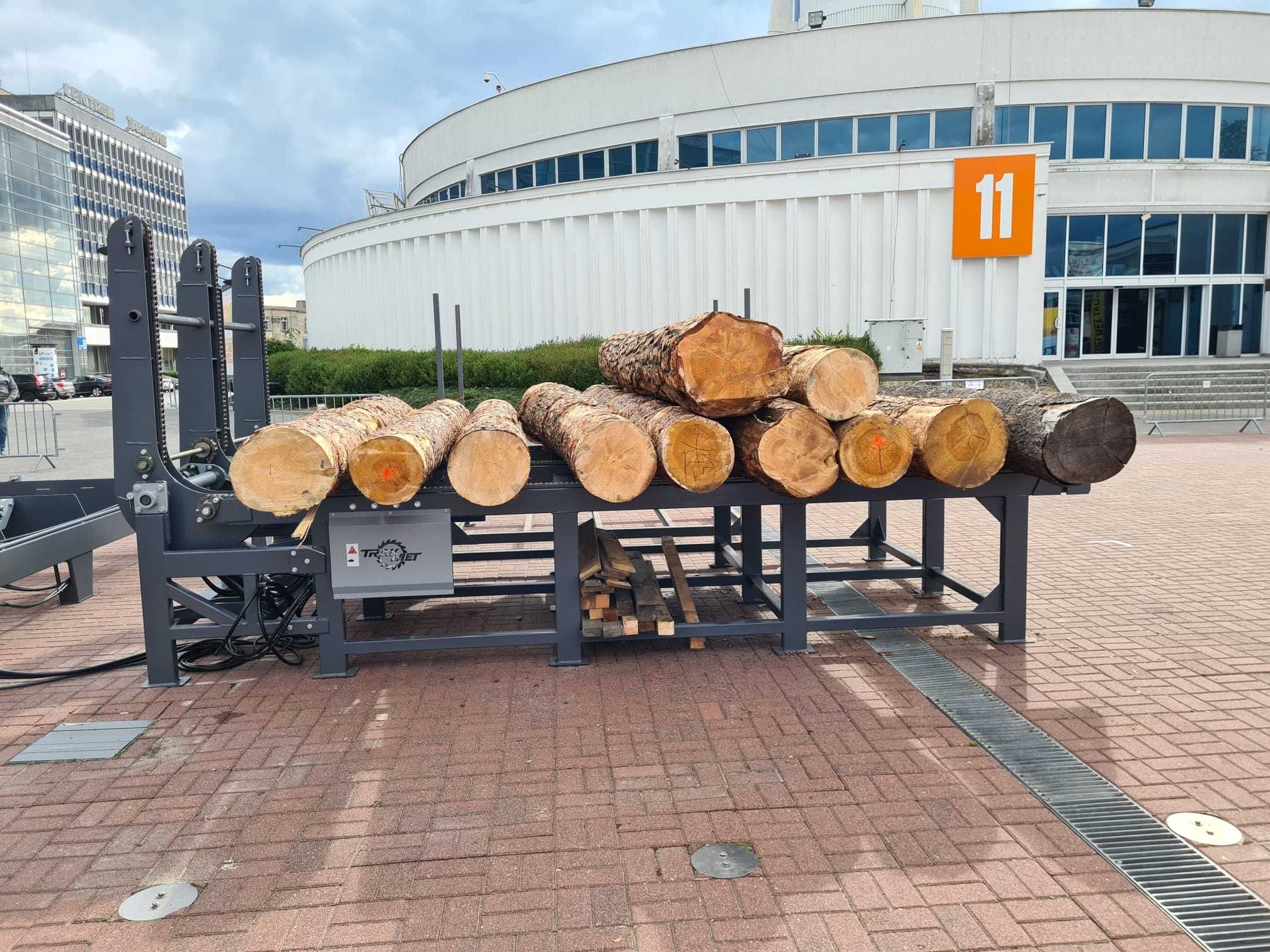 Podajnik zasobnik rampa załadowcza kłody drewna trak taśmowy TRAK-MET