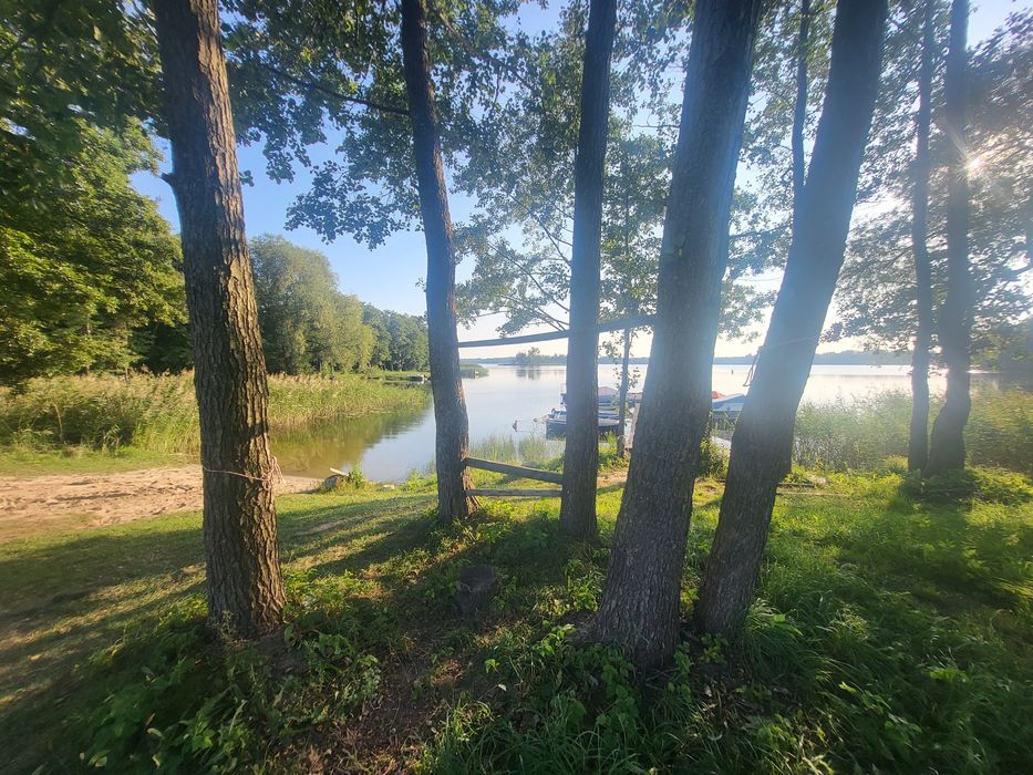 Komfortowy Domek 1 nad jeziorem Dadaj przy plaży z prywatnym pomostem