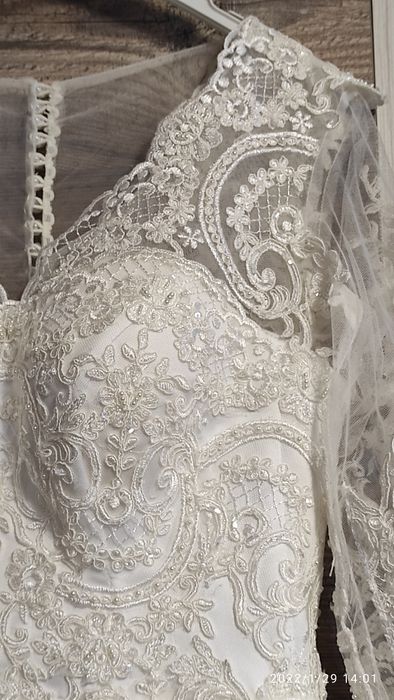 Весільна сукня,дуже гарна