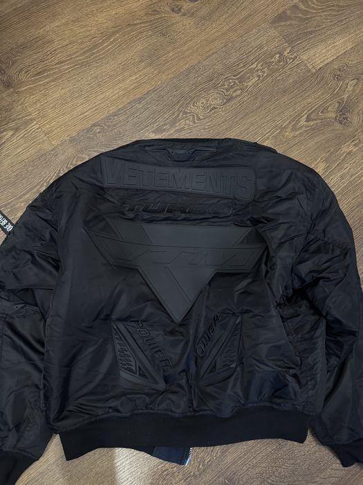 Новий Alpha Industries x Vetements  вже в Україні