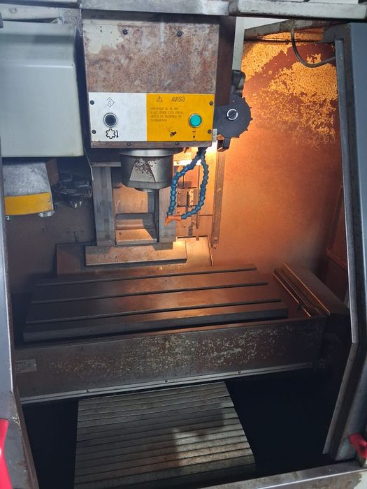 Centro de Maquinação Cnc Bridgeport Interact 412