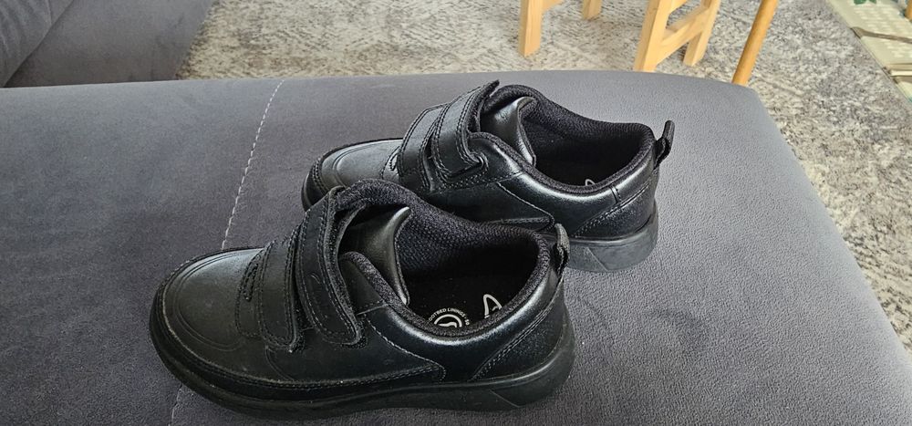 Czarne buciki chłopięce Clarks rozmiar 25