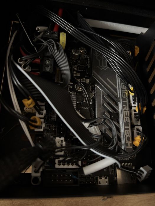 Ender 3 zmodyfikowany wraz z całym zestawem części zapasowych