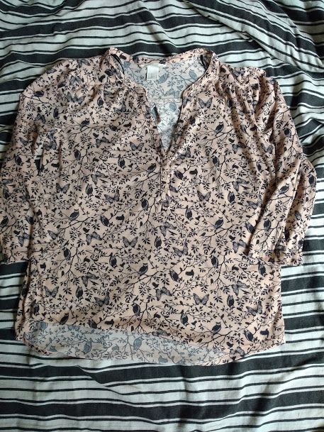 Pudrowa jasnoróżowa bluzka rękaw 7/8 floral sowy dekolt V H&M r. 34 XS