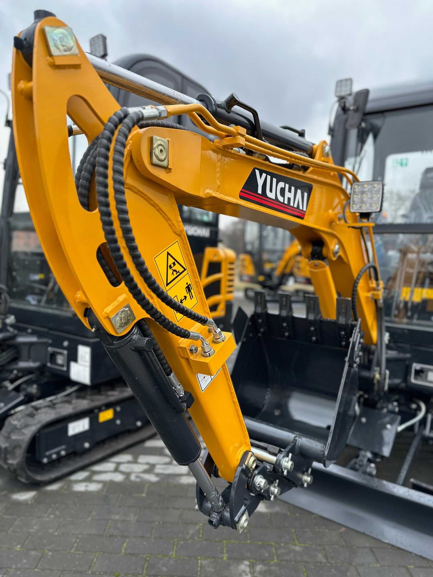 Mini koparka NEX YUCHAI YC18-9 Nowa minikoparka nex